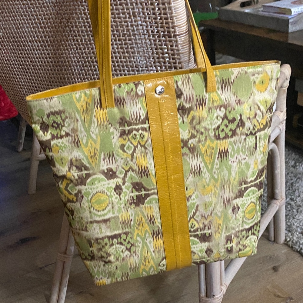 Lodi’s Canvas and Leather Tote